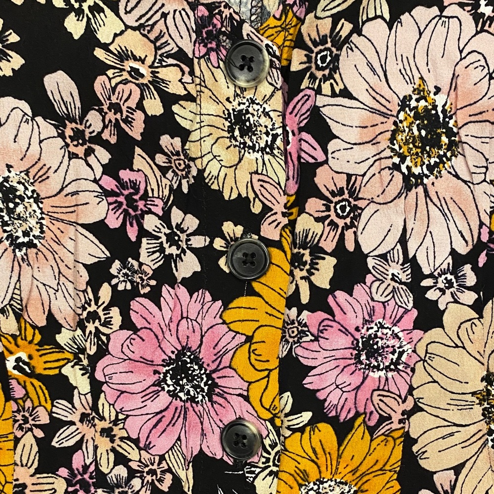 BB Dakota Steve Madden V-Neck Button Down Short Sleeve Sleeve Floral Romper Sz M - Picture 4 of 14